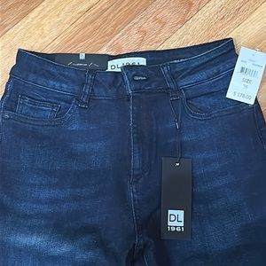 DL1961 New with Tags